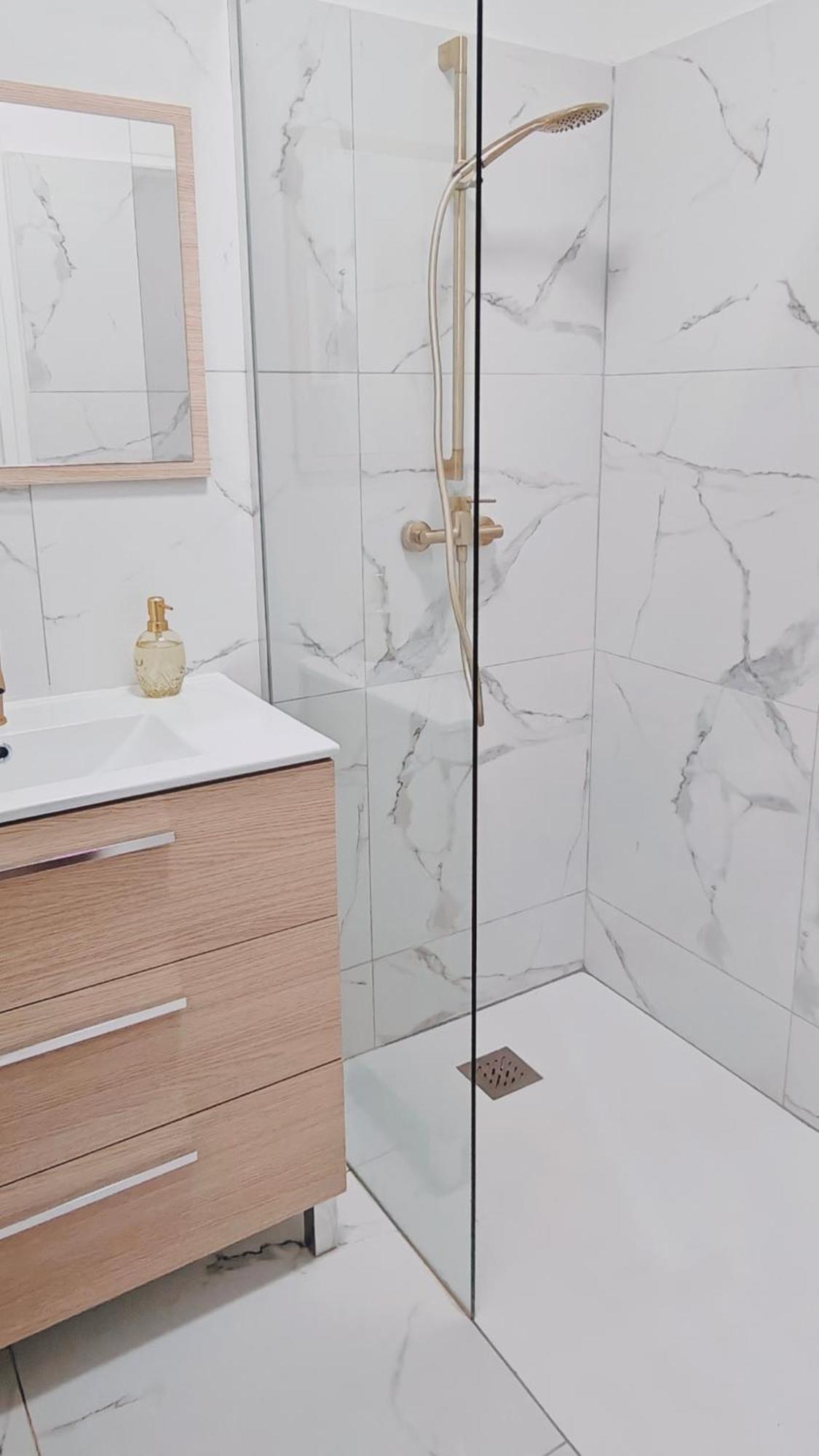 Apartament Kaylee Lounge Le Mans Zewnętrze zdjęcie
